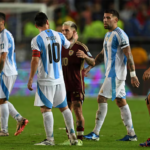Foto: Messi y Soteldo luego del partido entre Venezuela y Argentina.