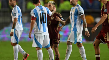 Foto: Messi y Soteldo luego del partido entre Venezuela y Argentina.